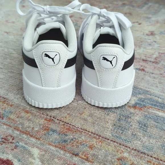 Puma Carina Platform Sneaker Size 8.5 Black and White - Picture 4 of 6